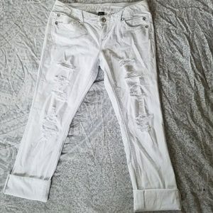 White rue21 size 7/8 jeans.